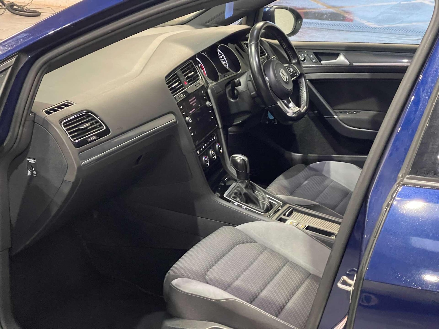 Used Volkswagen Golf 2019 for sale - 76935907: Photo 35