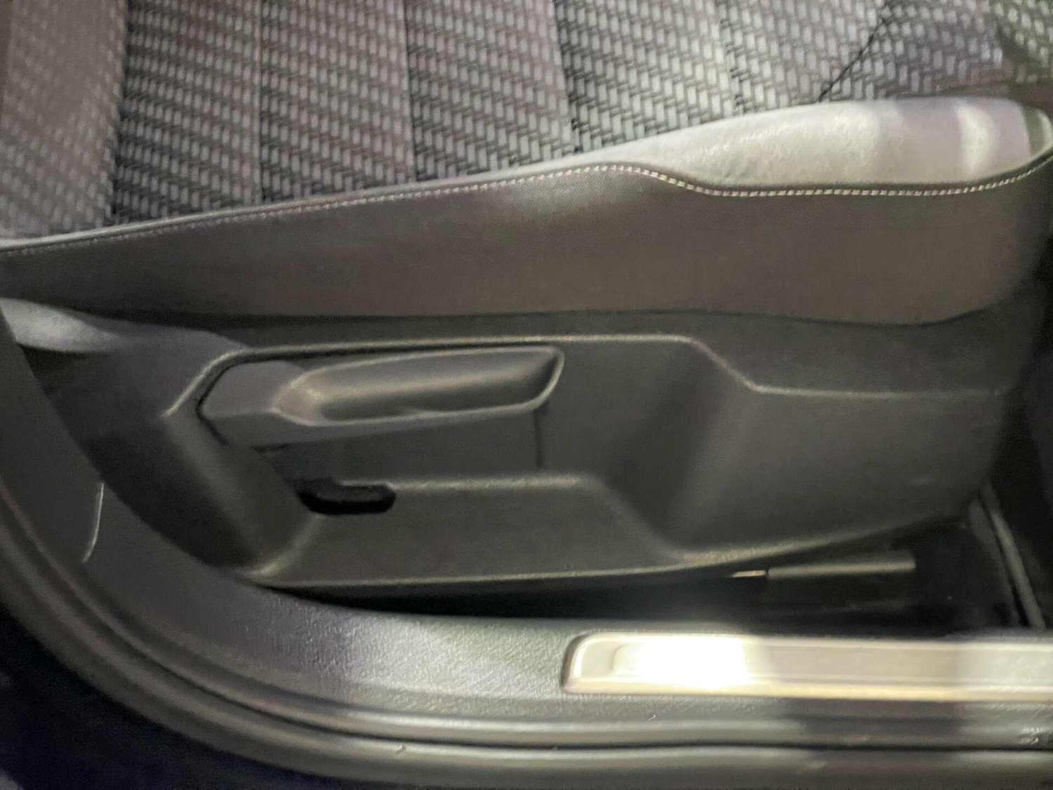 Used Volkswagen Golf 2019 for sale - 76935907: Photo 38