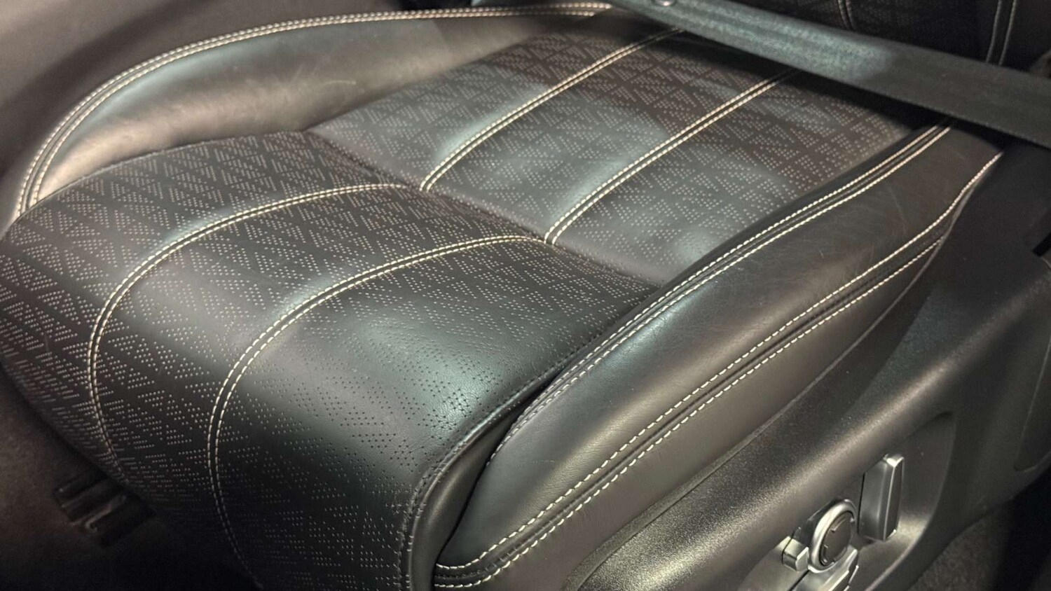 Used Land Rover Range Rover Velar 2019 for sale - 77493700: Photo 26