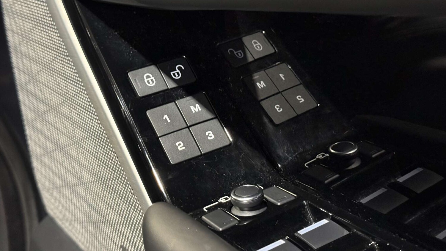 Used Land Rover Range Rover Velar 2019 for sale - 77493700: Photo 34