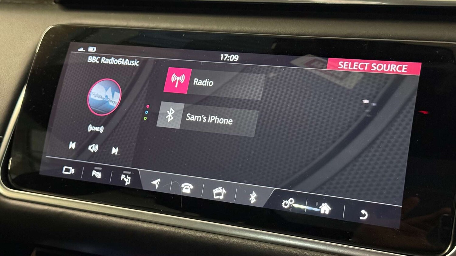 Used Land Rover Range Rover Velar 2019 for sale - 77493700: Photo 36