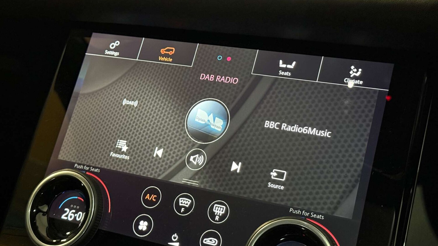 Used Land Rover Range Rover Velar 2019 for sale - 77493700: Photo 37