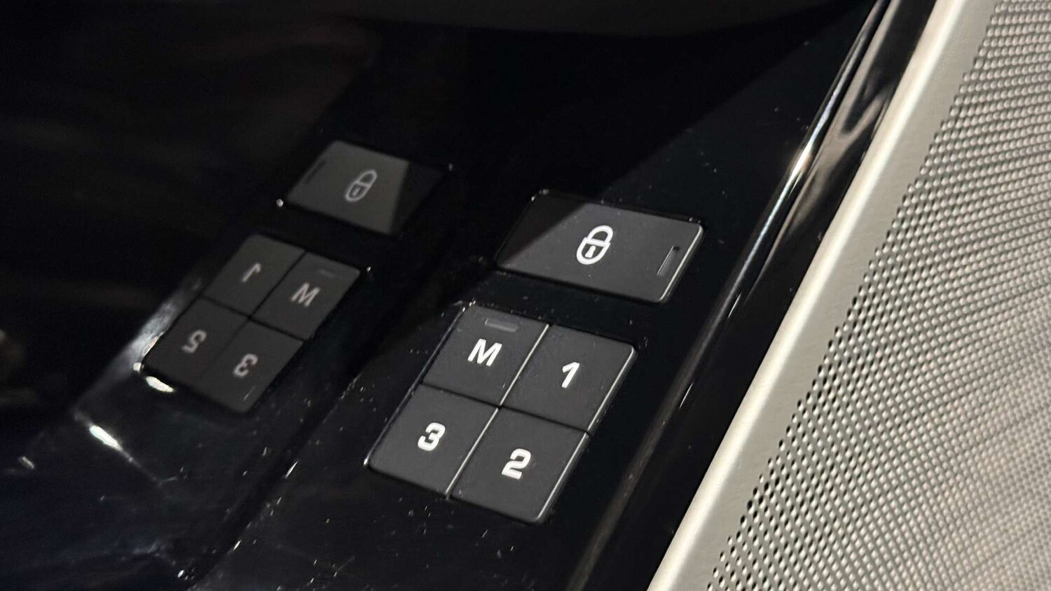 Used Land Rover Range Rover Velar 2019 for sale - 77493700: Photo 42