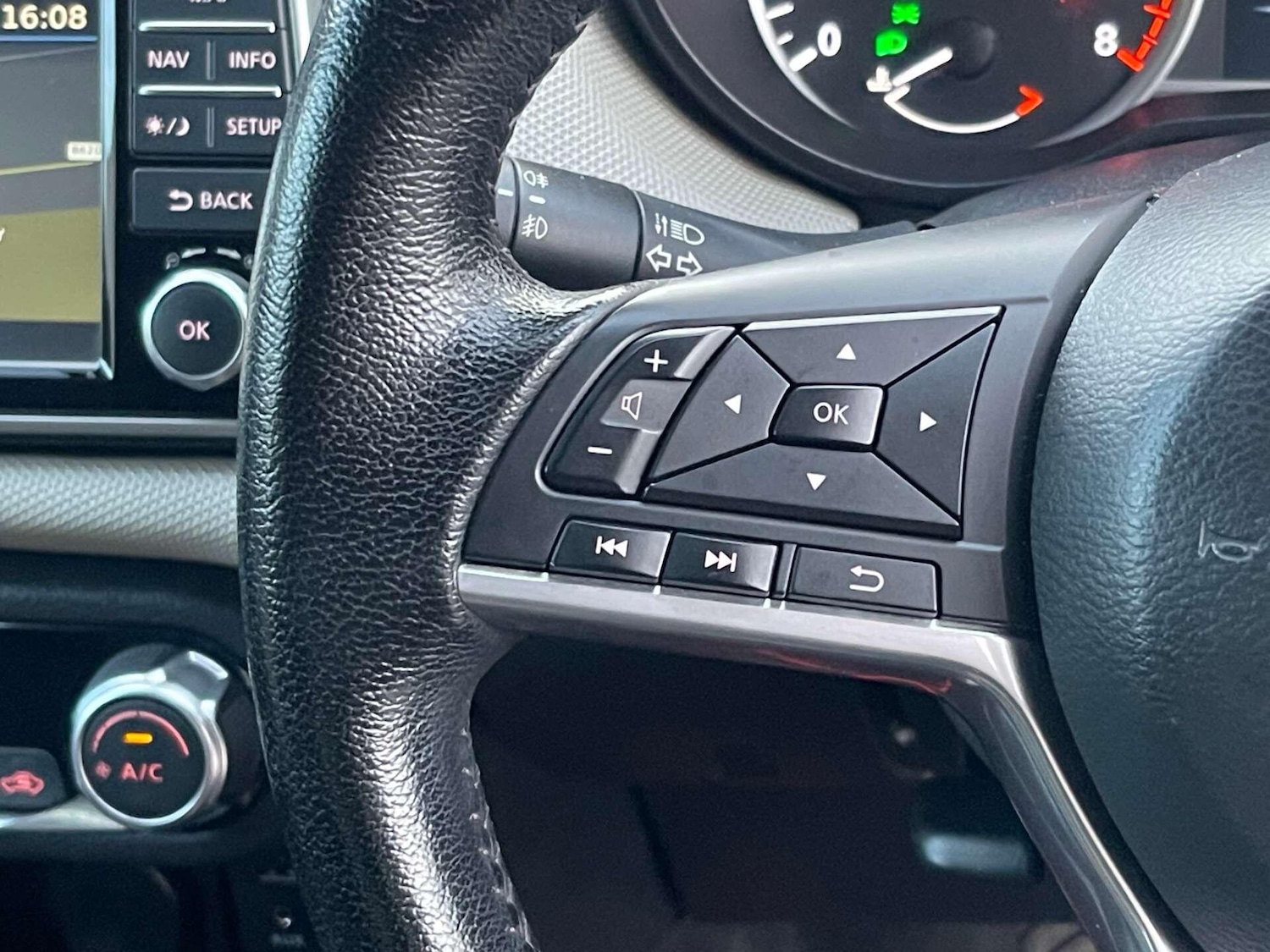 Used Nissan Micra 2017 for sale - 76936489: Photo 24