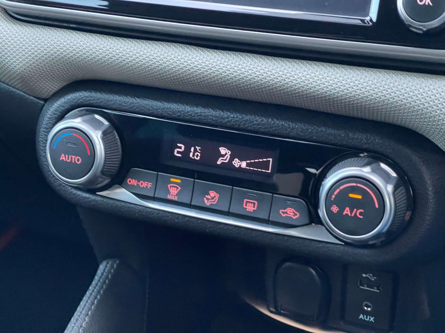 Used Nissan Micra 2017 for sale - 76936489: Photo 28