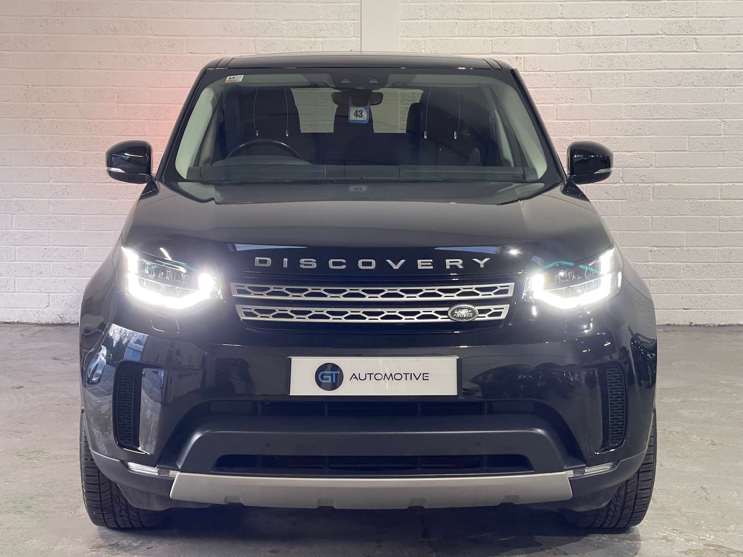 Used Land Rover Discovery 2018 for sale - 77493698: Photo 2