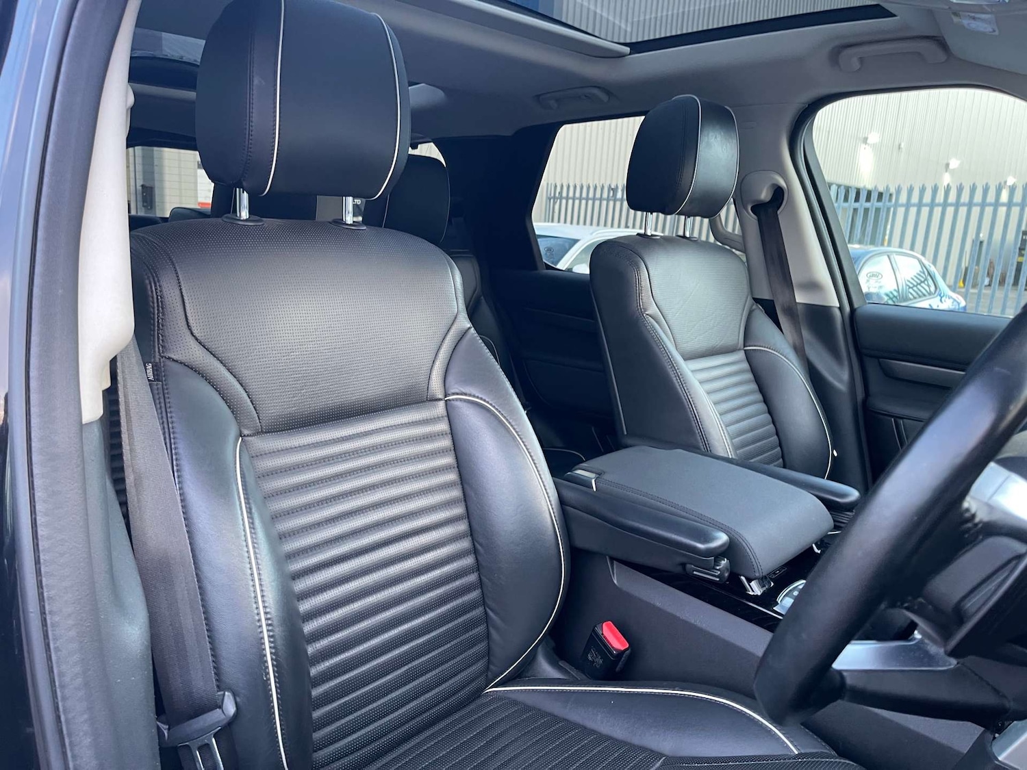 Used Land Rover Discovery 2018 for sale - 77493698: Photo 21