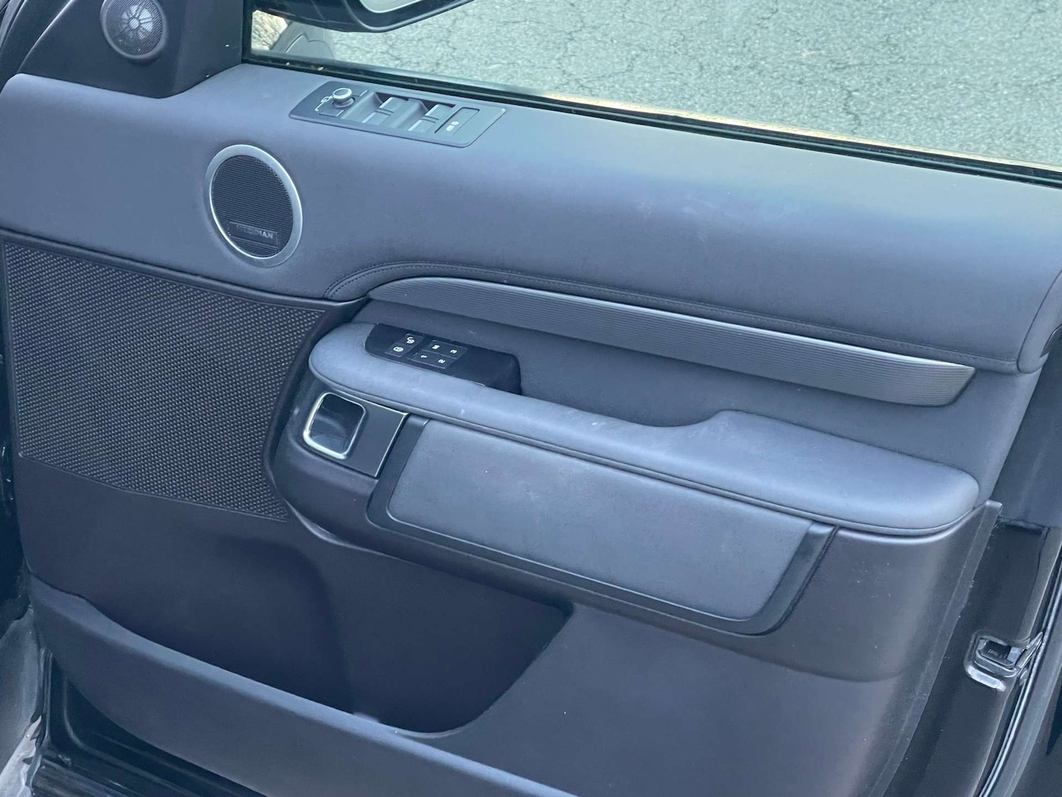 Used Land Rover Discovery 2018 for sale - 77493698: Photo 23