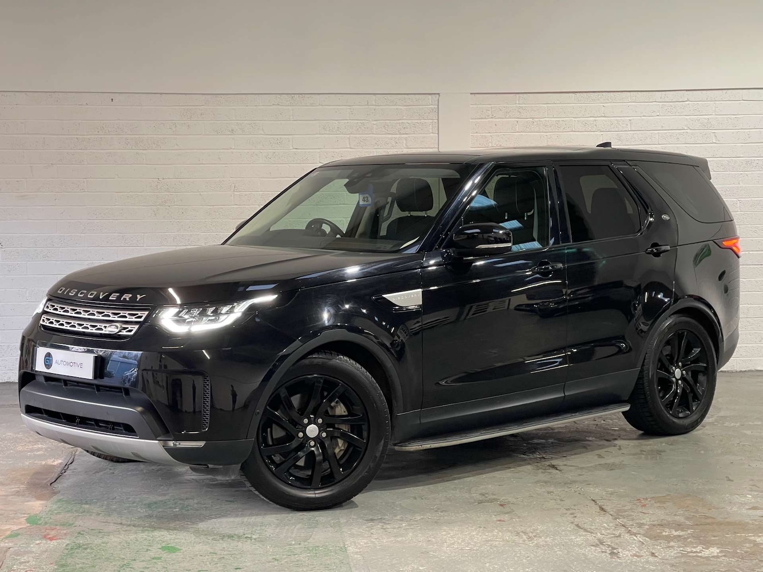Used Land Rover Discovery 2018 for sale - 77493698: Photo 3