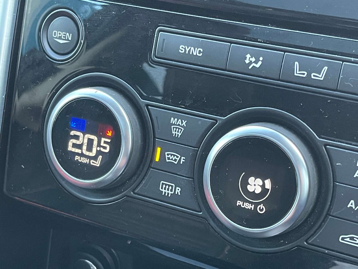 Used Land Rover Discovery 2018 for sale - 77493698: Photo 38