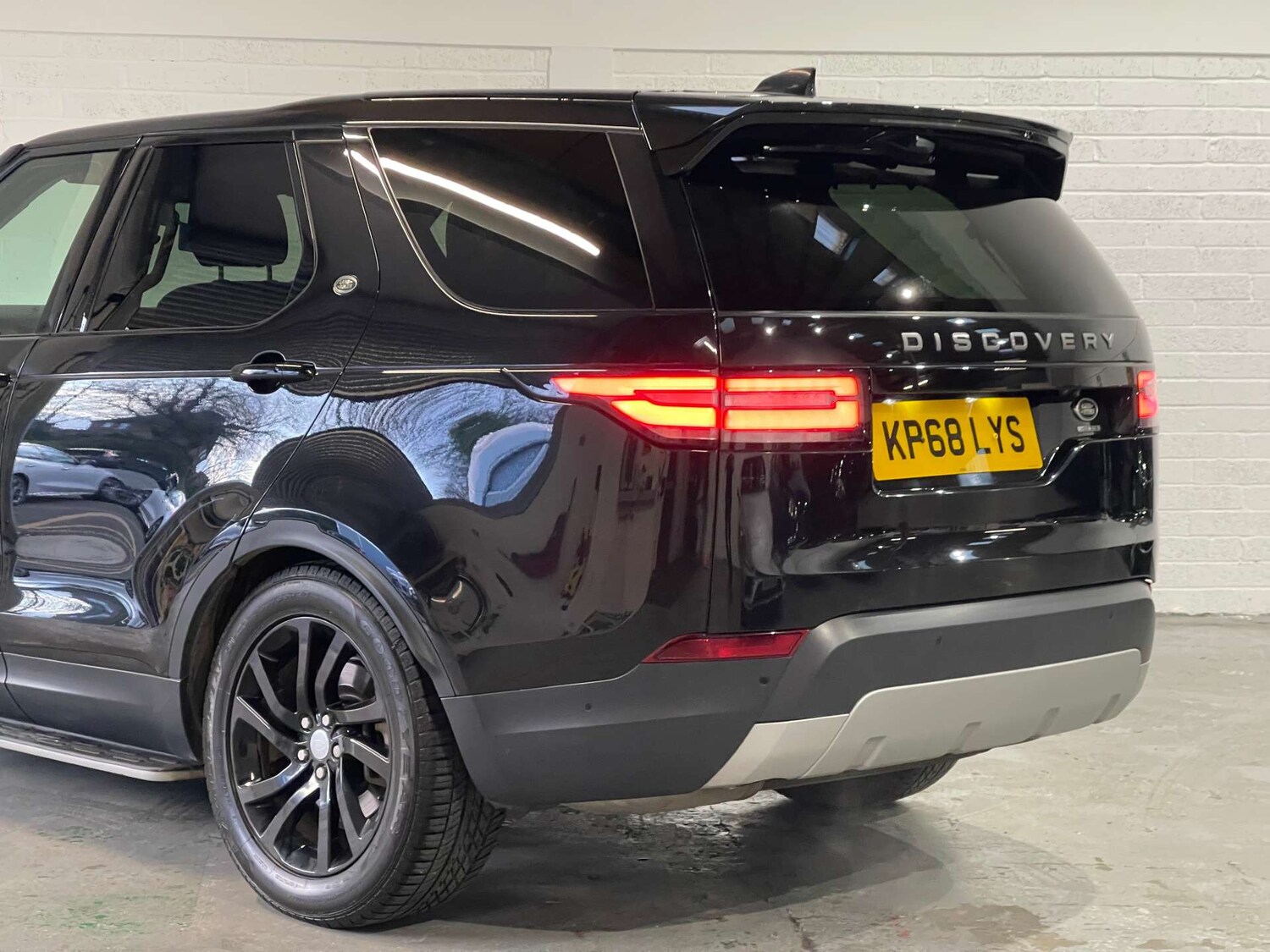 Used Land Rover Discovery 2018 for sale - 77493698: Photo 67