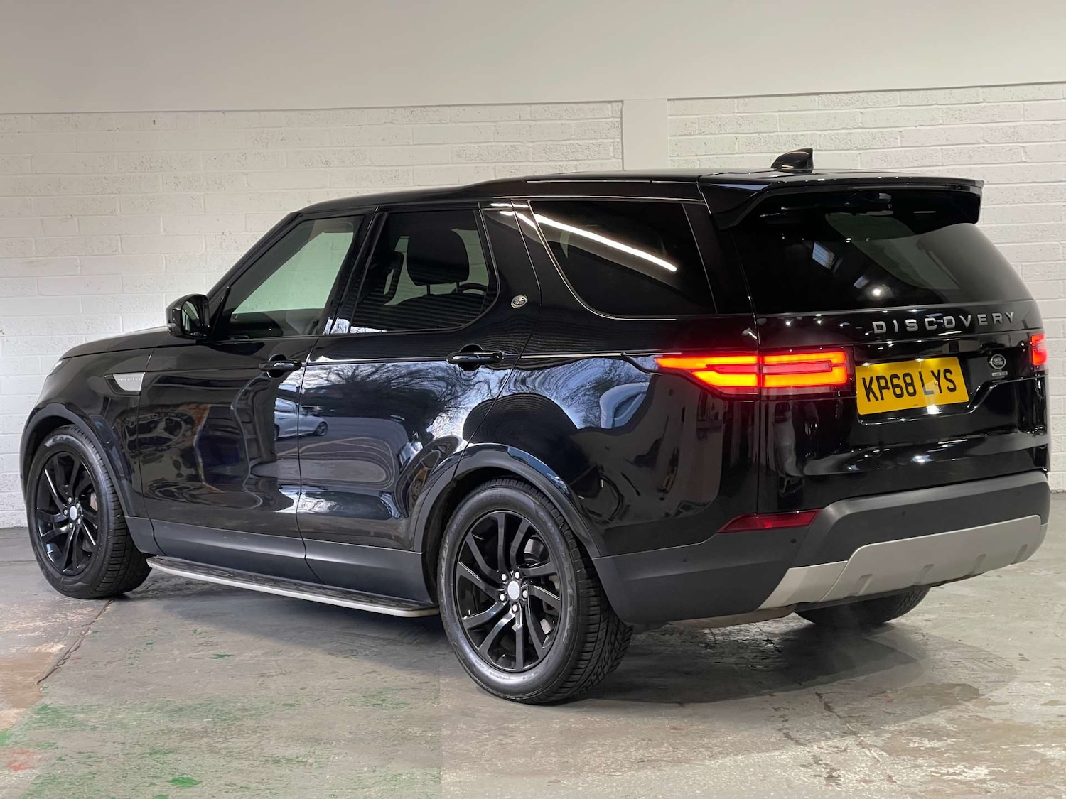Used Land Rover Discovery 2018 for sale - 77493698: Photo 8