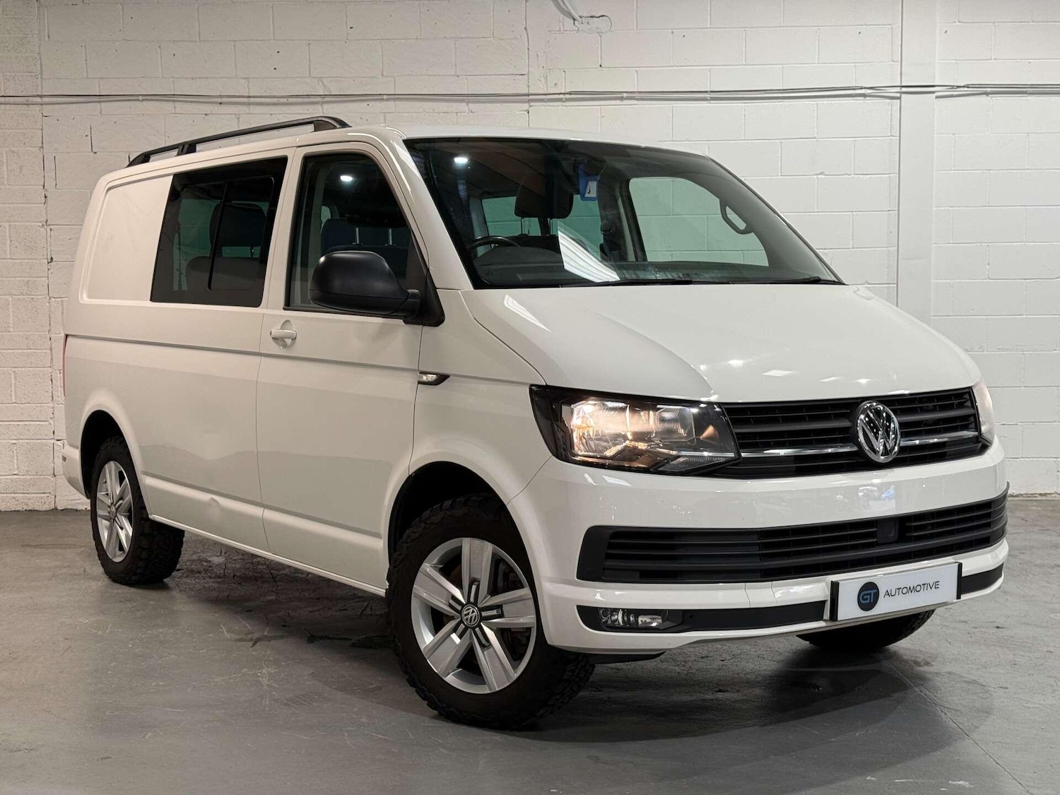 Used Volkswagen Transporter 2019 for sale - 76935880: Photo 1