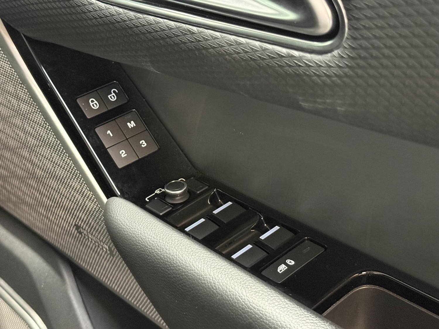 Used Land Rover Range Rover Velar 2018 for sale - 76295771: Photo 15