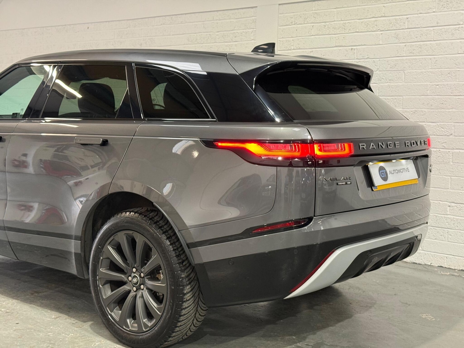 Used Land Rover Range Rover Velar 2018 for sale - 76295771: Photo 8