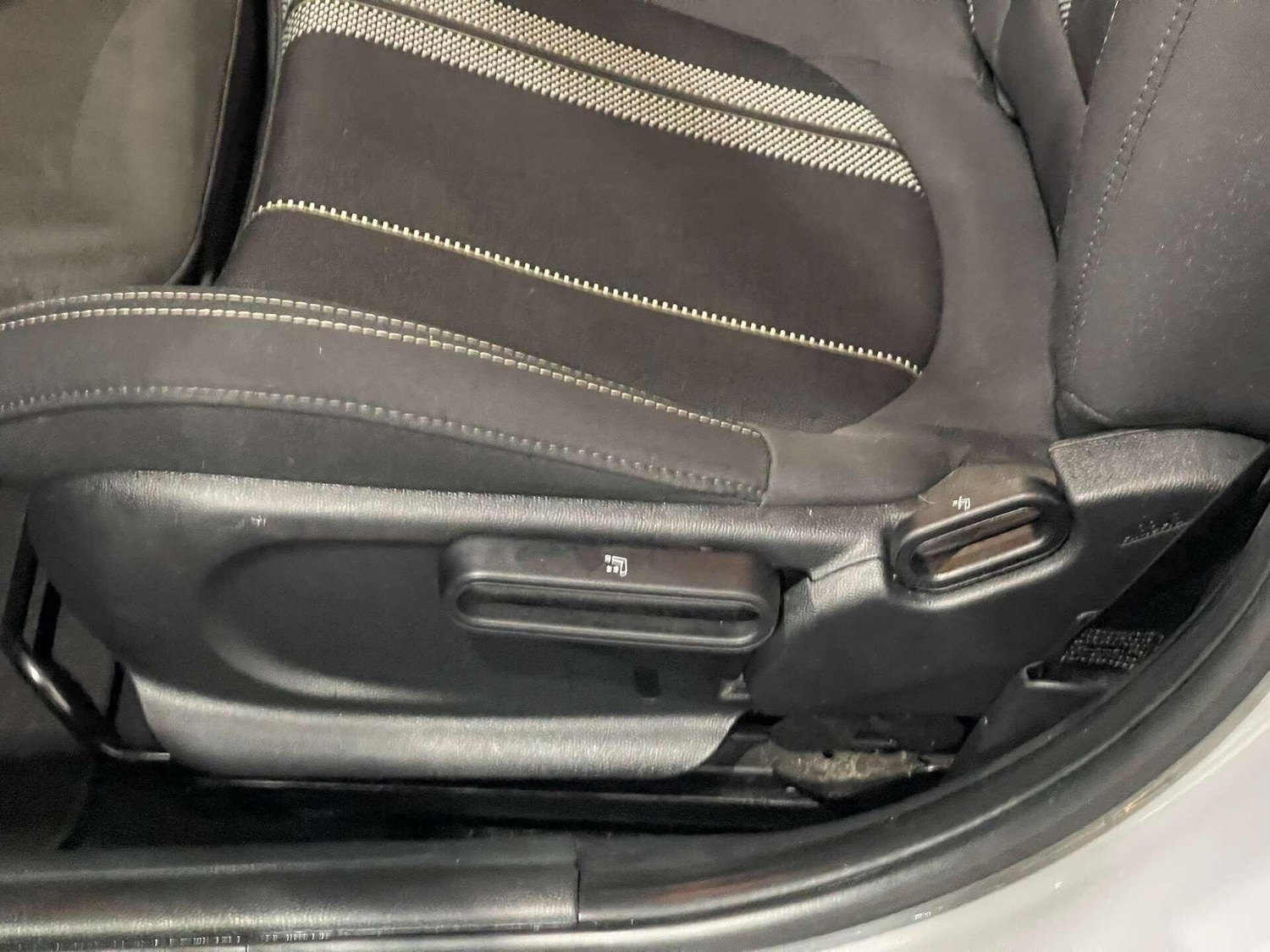 Used MINI Hatch 2018 for sale - 76936558: Photo 40