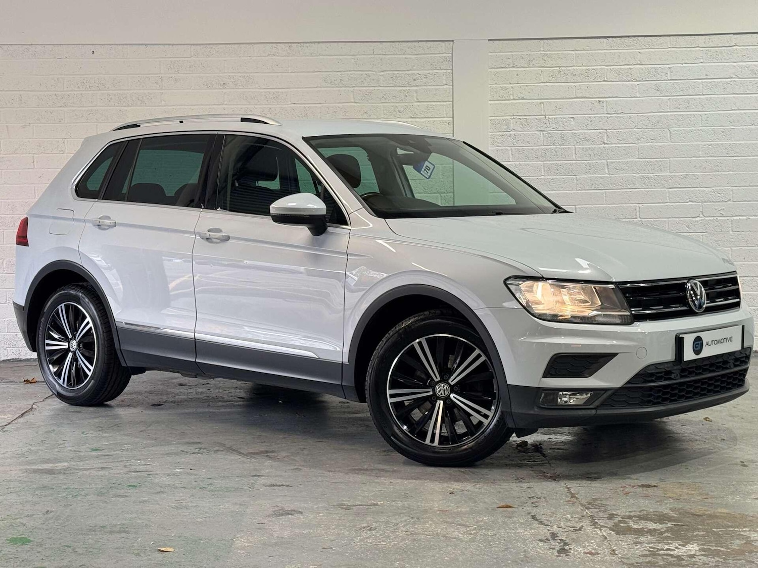 Used Volkswagen Tiguan 2018 for sale - 76936094: Photo 1