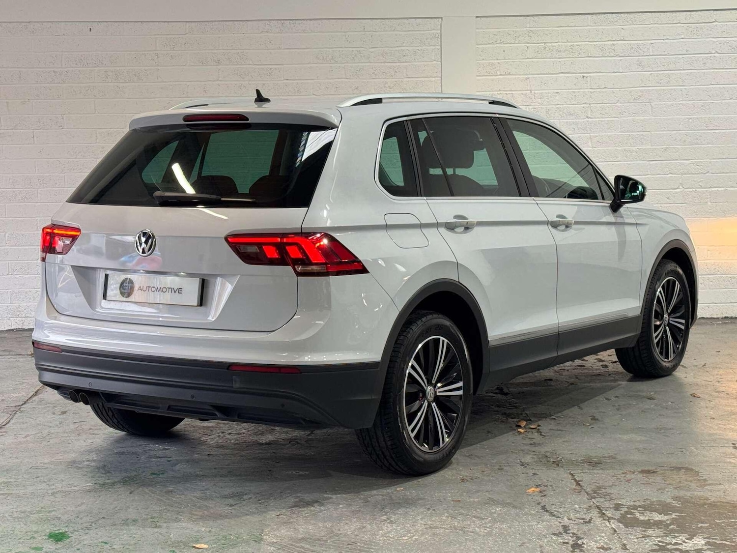 Used Volkswagen Tiguan 2018 for sale - 76936094: Photo 5