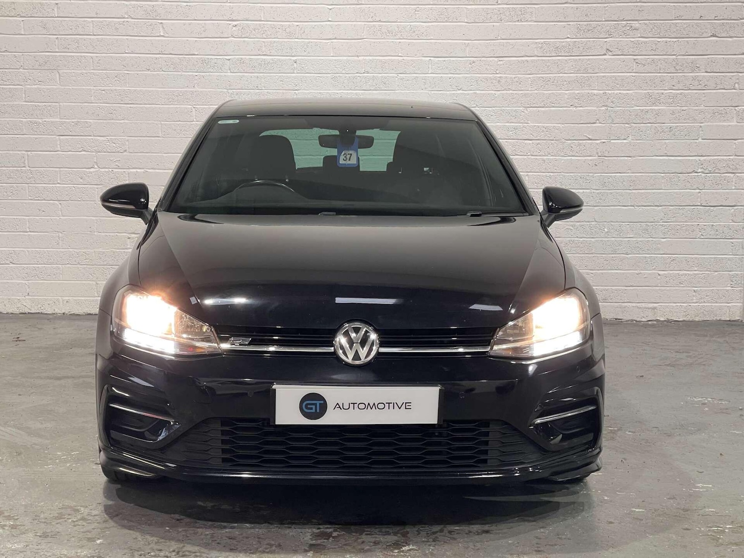 Used Volkswagen Golf 2018 for sale - 76935917: Photo 2