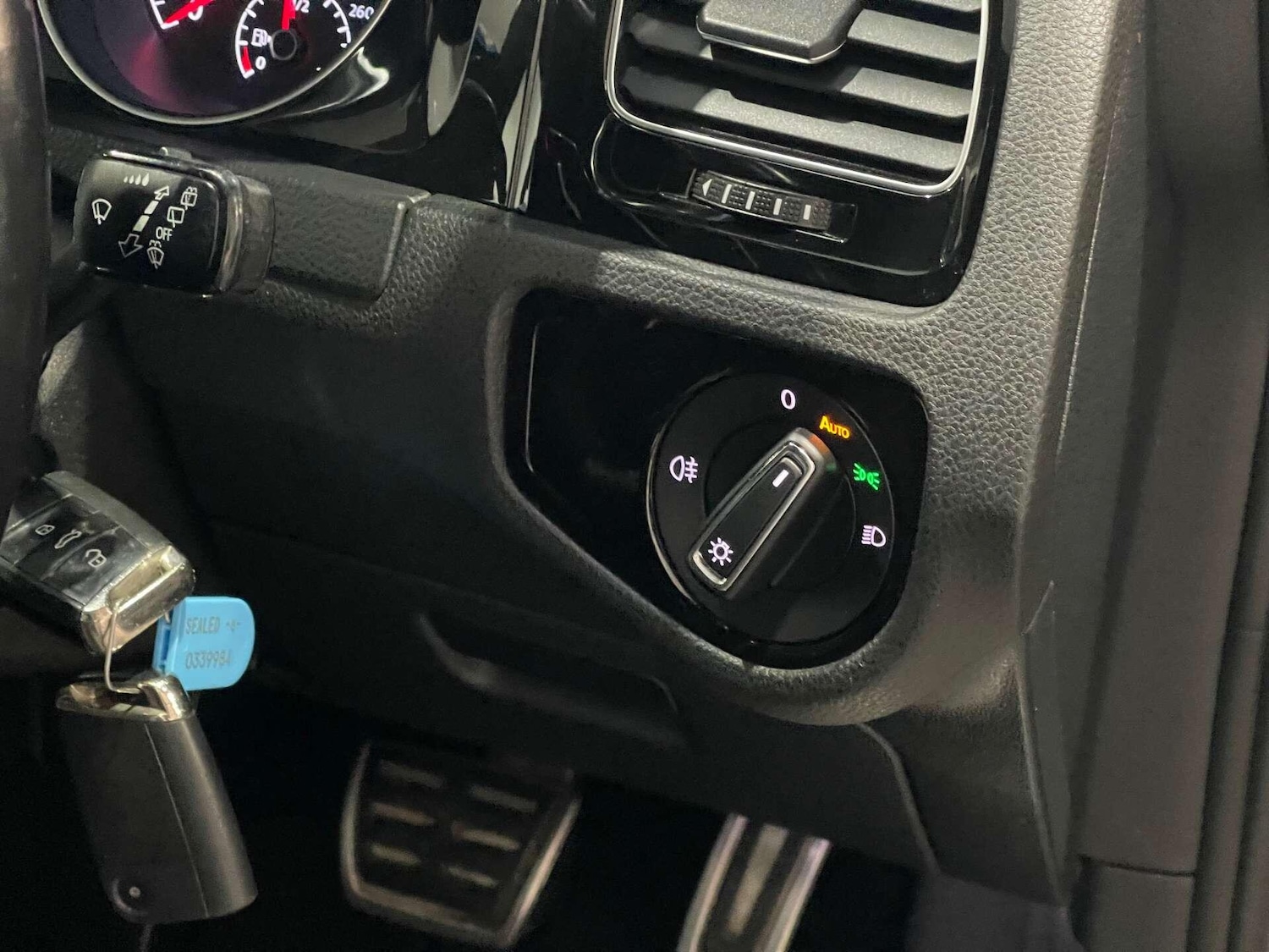 Used Volkswagen Golf 2018 for sale - 76935917: Photo 25