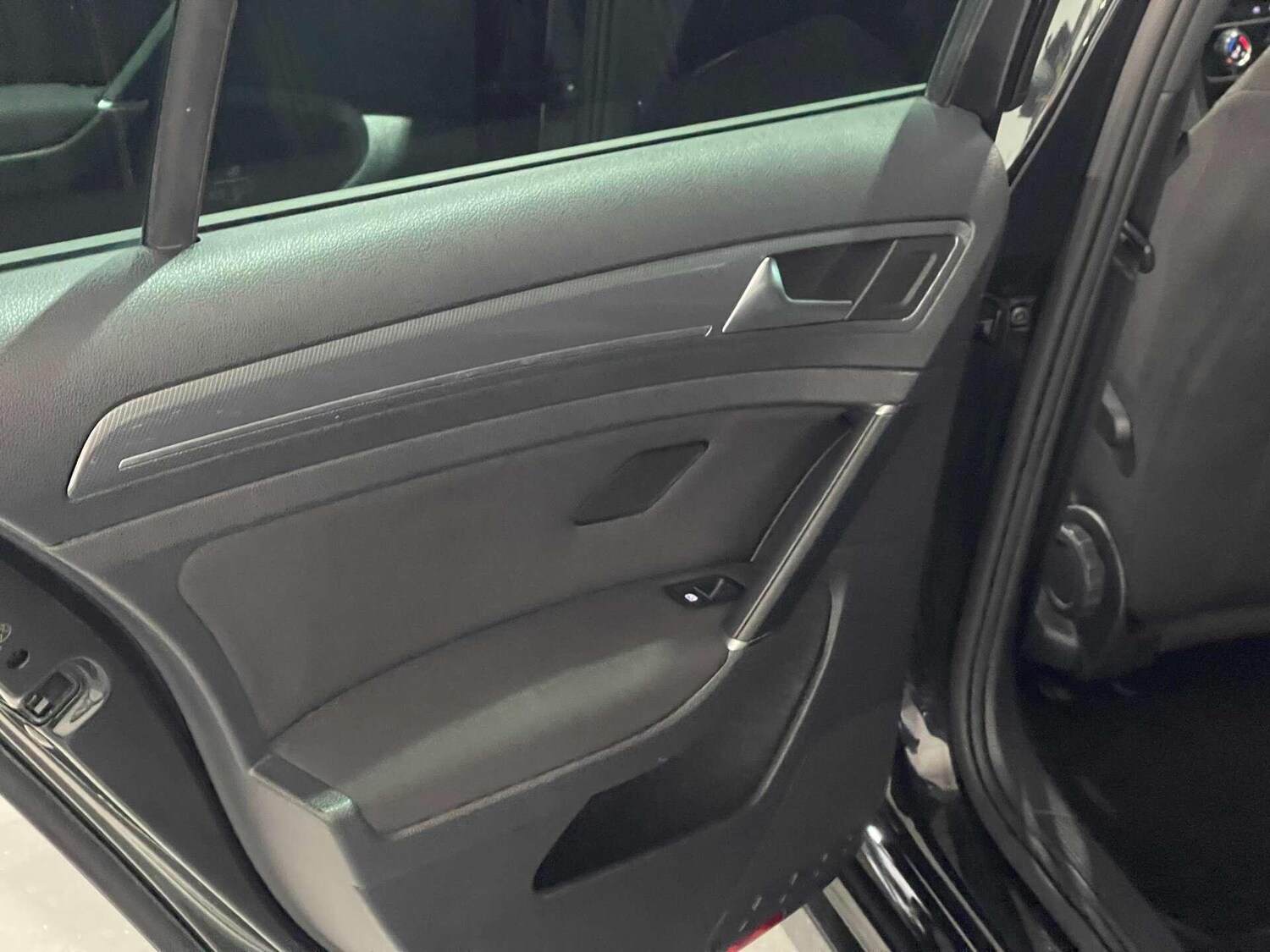 Used Volkswagen Golf 2018 for sale - 76935917: Photo 45