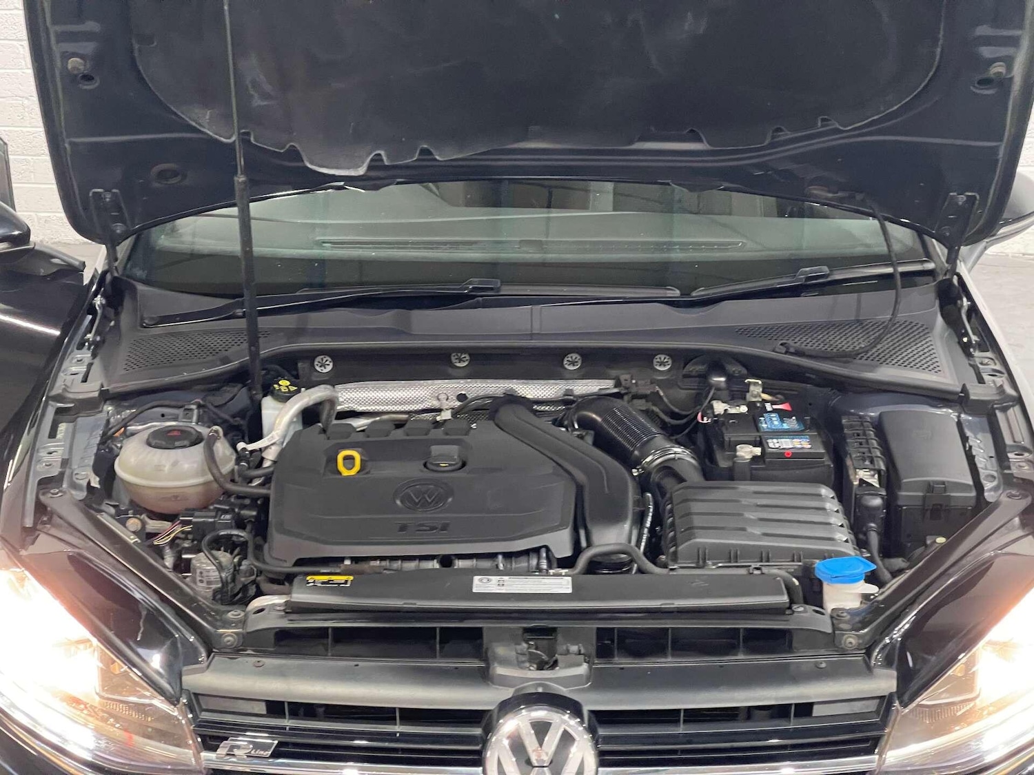 Used Volkswagen Golf 2018 for sale - 76935917: Photo 49