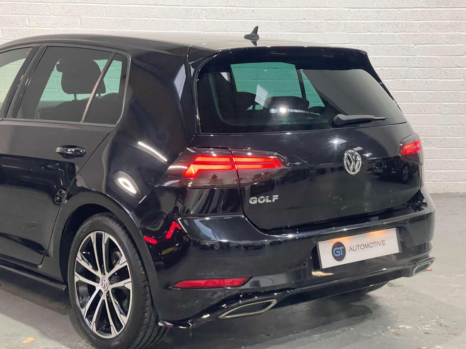 Used Volkswagen Golf 2018 for sale - 76935917: Photo 52