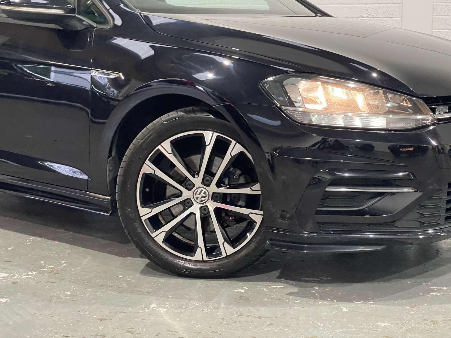 Used Volkswagen Golf 2018 for sale - 76935917: Photo 62