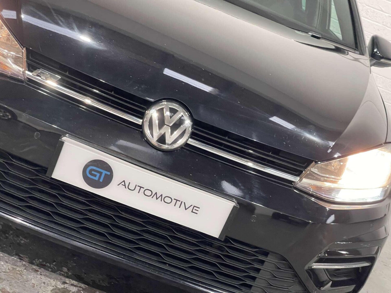 Used Volkswagen Golf 2018 for sale - 76935917: Photo 65