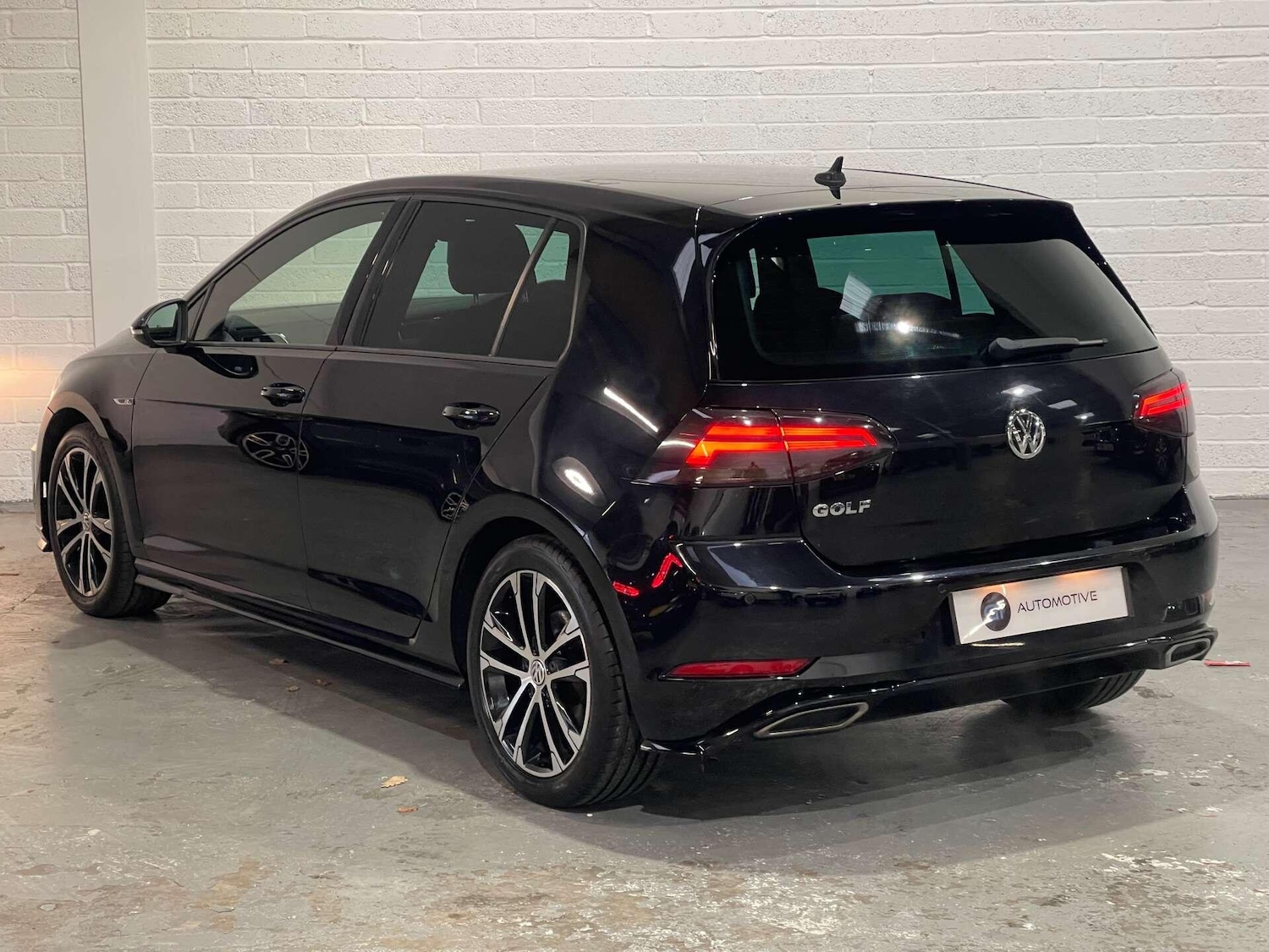 Used Volkswagen Golf 2018 for sale - 76935917: Photo 9