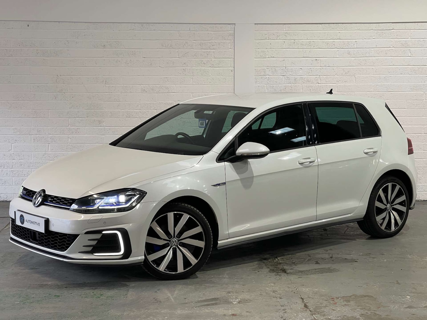 Used Volkswagen Golf 2018 for sale - 77493705: Photo 2