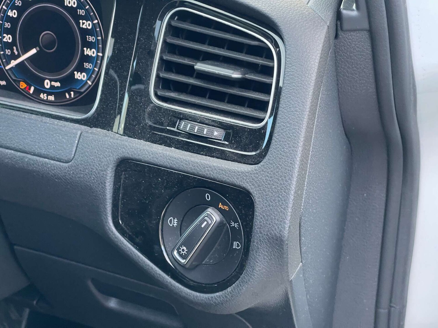 Used Volkswagen Golf 2018 for sale - 77493705: Photo 38