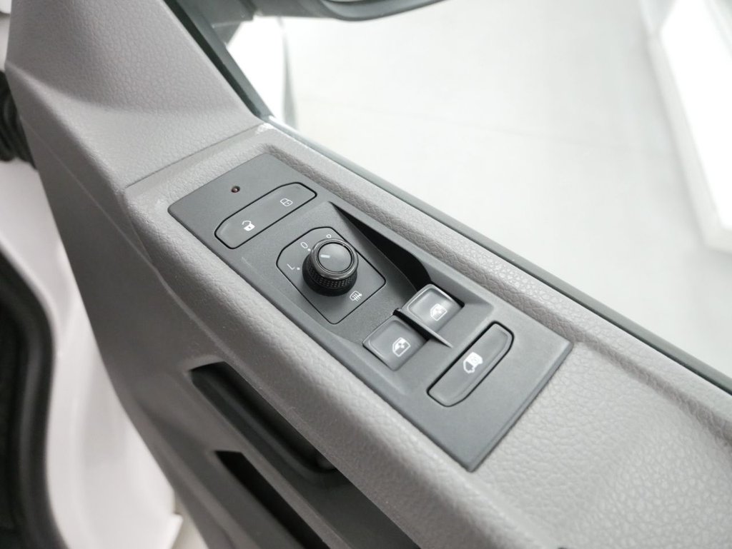 Used Volkswagen Transporter 2021 for sale - 76934796: Photo 33