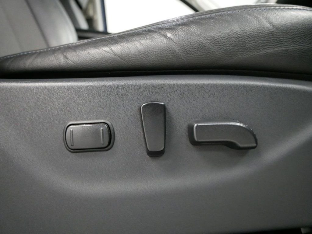 Vehicle 33