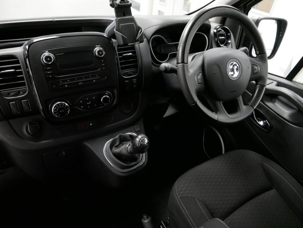 Used Vauxhall Vivaro 2017 for sale - 76323200: Photo 5