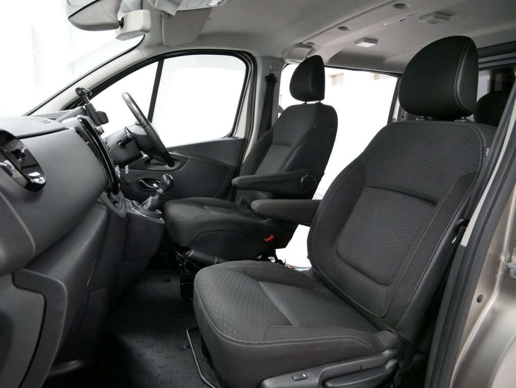 Used Vauxhall Vivaro 2017 for sale - 76323200: Photo 7