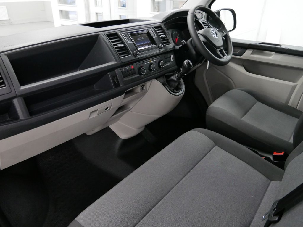 Used Volkswagen Transporter 2017 for sale - 76867306: Photo 20