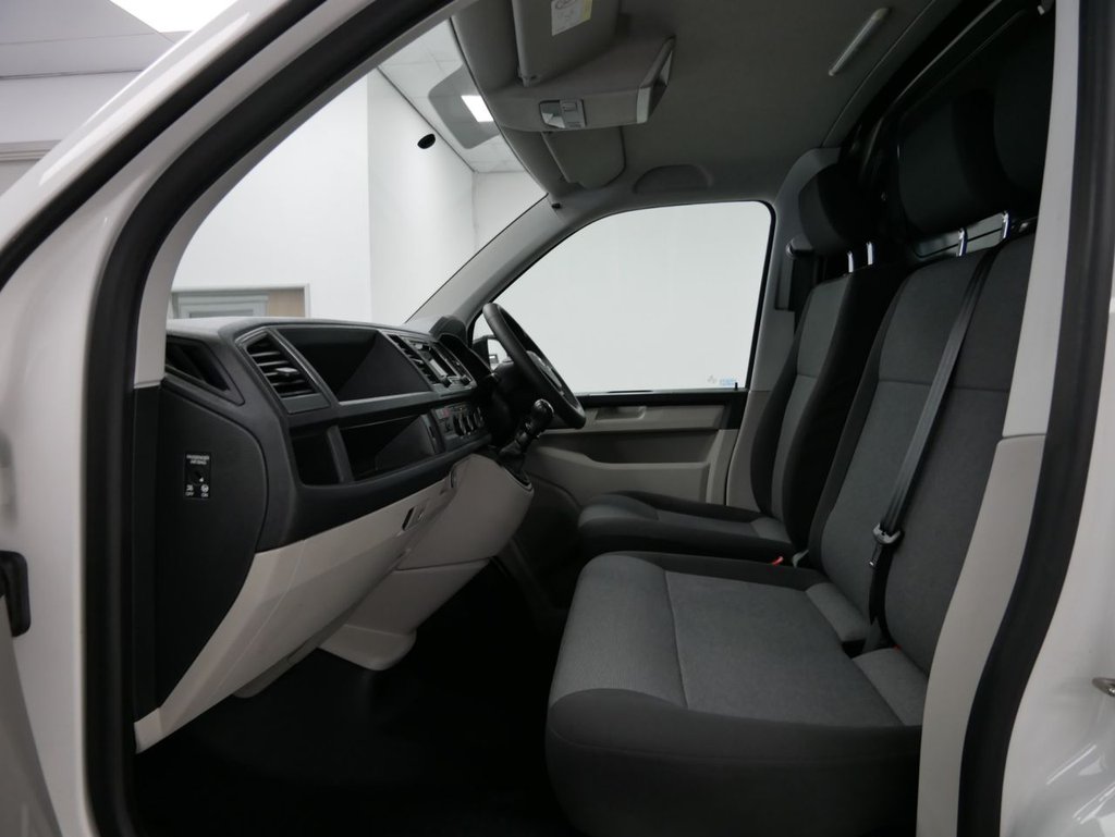 Used Volkswagen Transporter 2017 for sale - 76867306: Photo 21