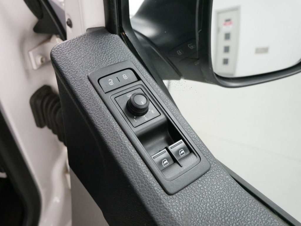Used Volkswagen Transporter 2017 for sale - 76867306: Photo 40