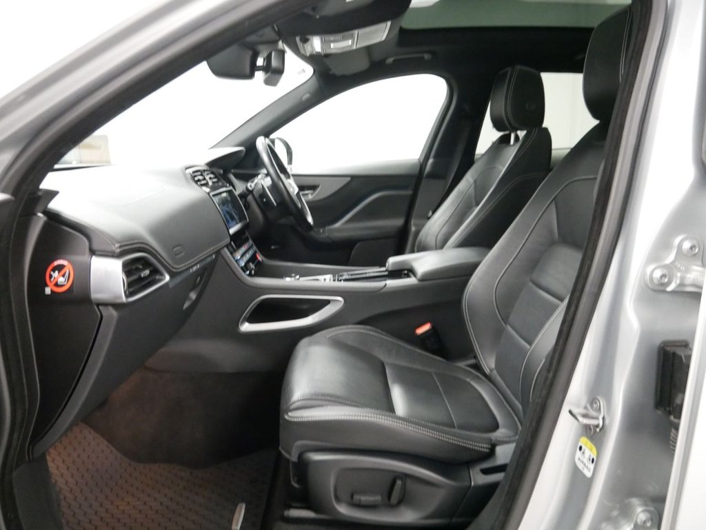 Used Jaguar F-Pace 2017 for sale - 77302008: Photo 30