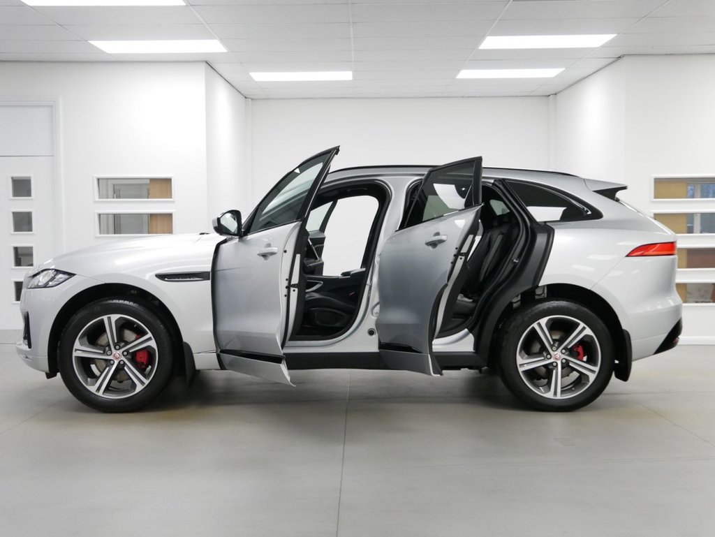 Used Jaguar F-Pace 2017 for sale - 77302008: Photo 32