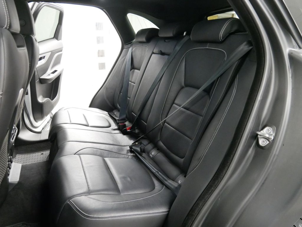 Used Jaguar F-Pace 2017 for sale - 77302008: Photo 8