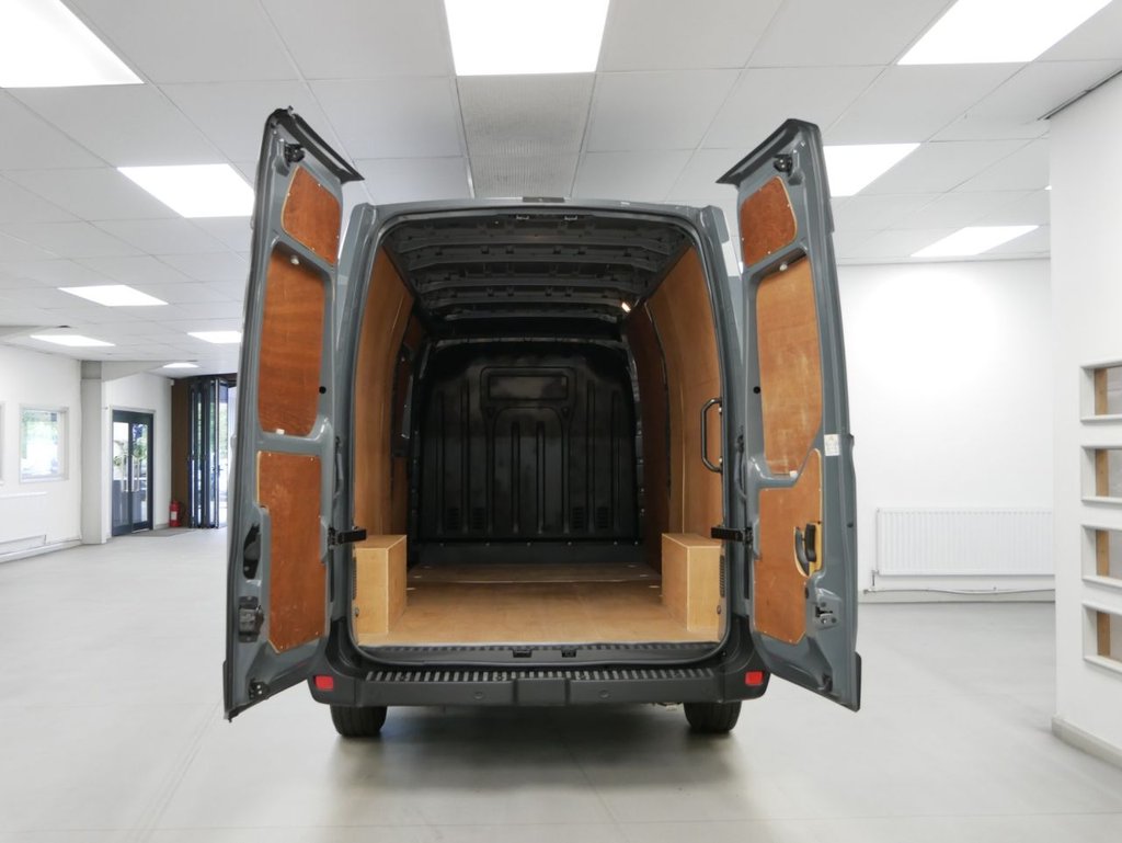 Used Nissan Interstar 2022 for sale - 77533978: Photo 2