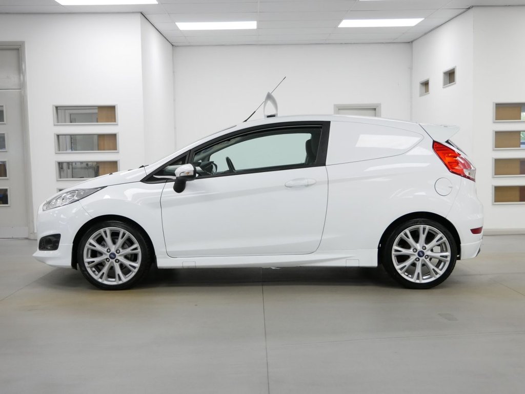 Used Ford Fiesta 2017 for sale - 76345226: Photo 29