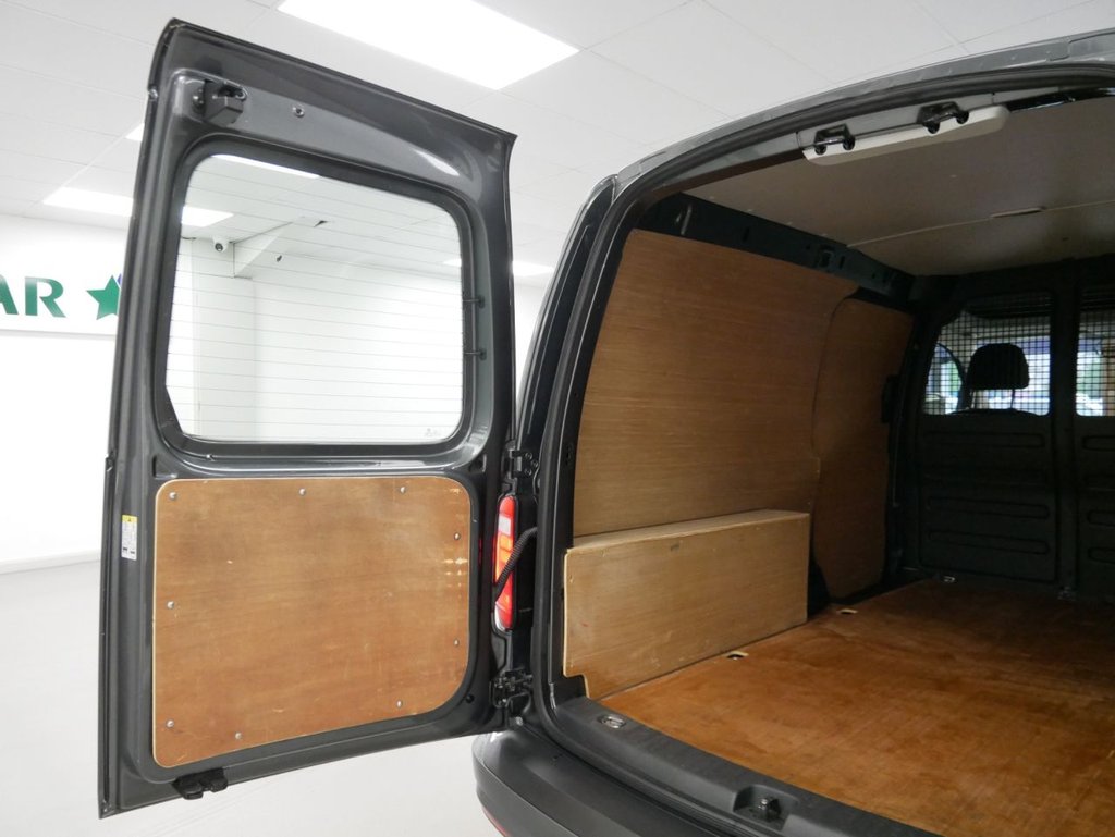 Used Volkswagen Caddy Maxi 2016 for sale - 77608558: Photo 41