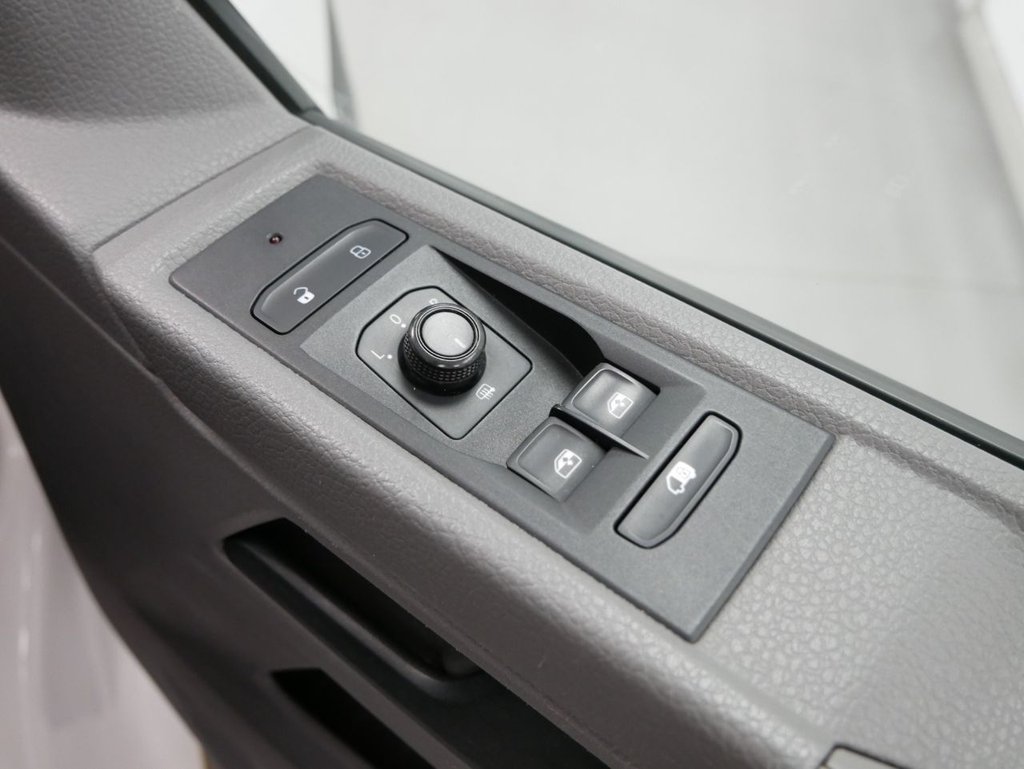 Used Volkswagen Transporter 2021 for sale - 76731253: Photo 30