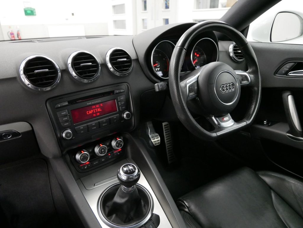 Used Audi TT 2011 for sale - 76570043: Photo 2