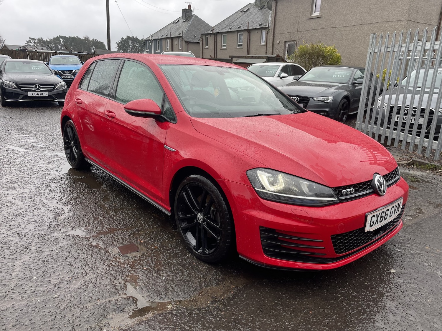 Used Volkswagen Golf 2016 for sale - 77635368: Photo 2