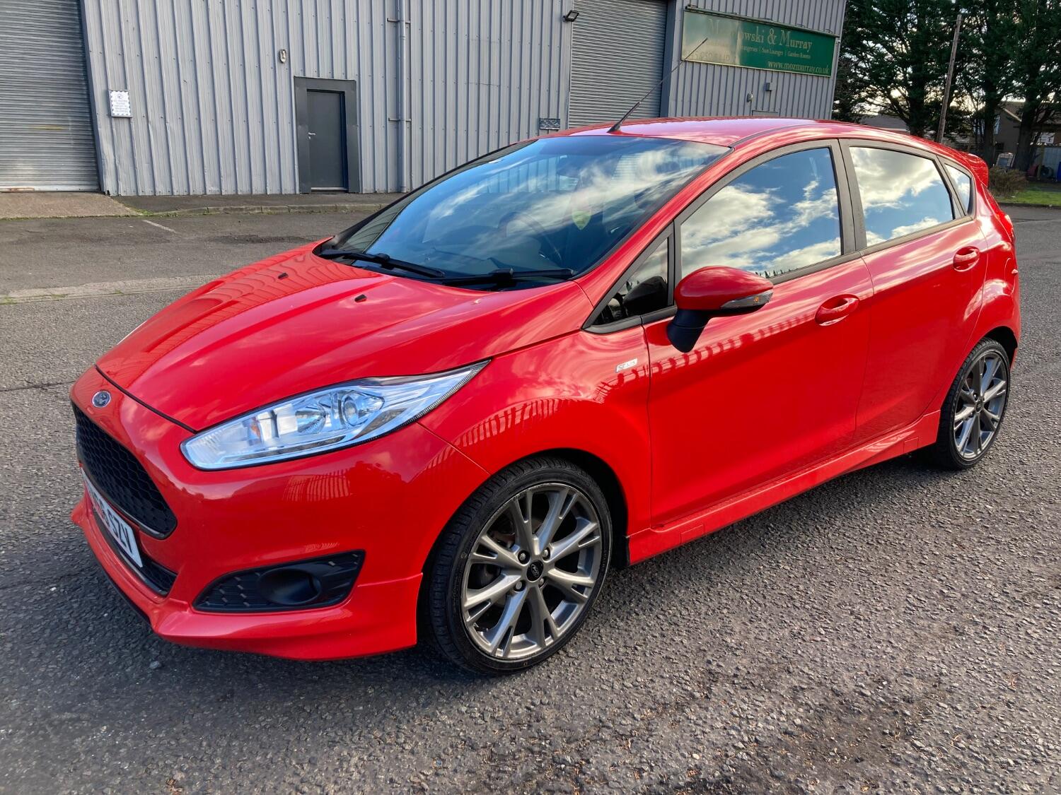 Used Ford Fiesta 2017 for sale - 76421837: Photo 2