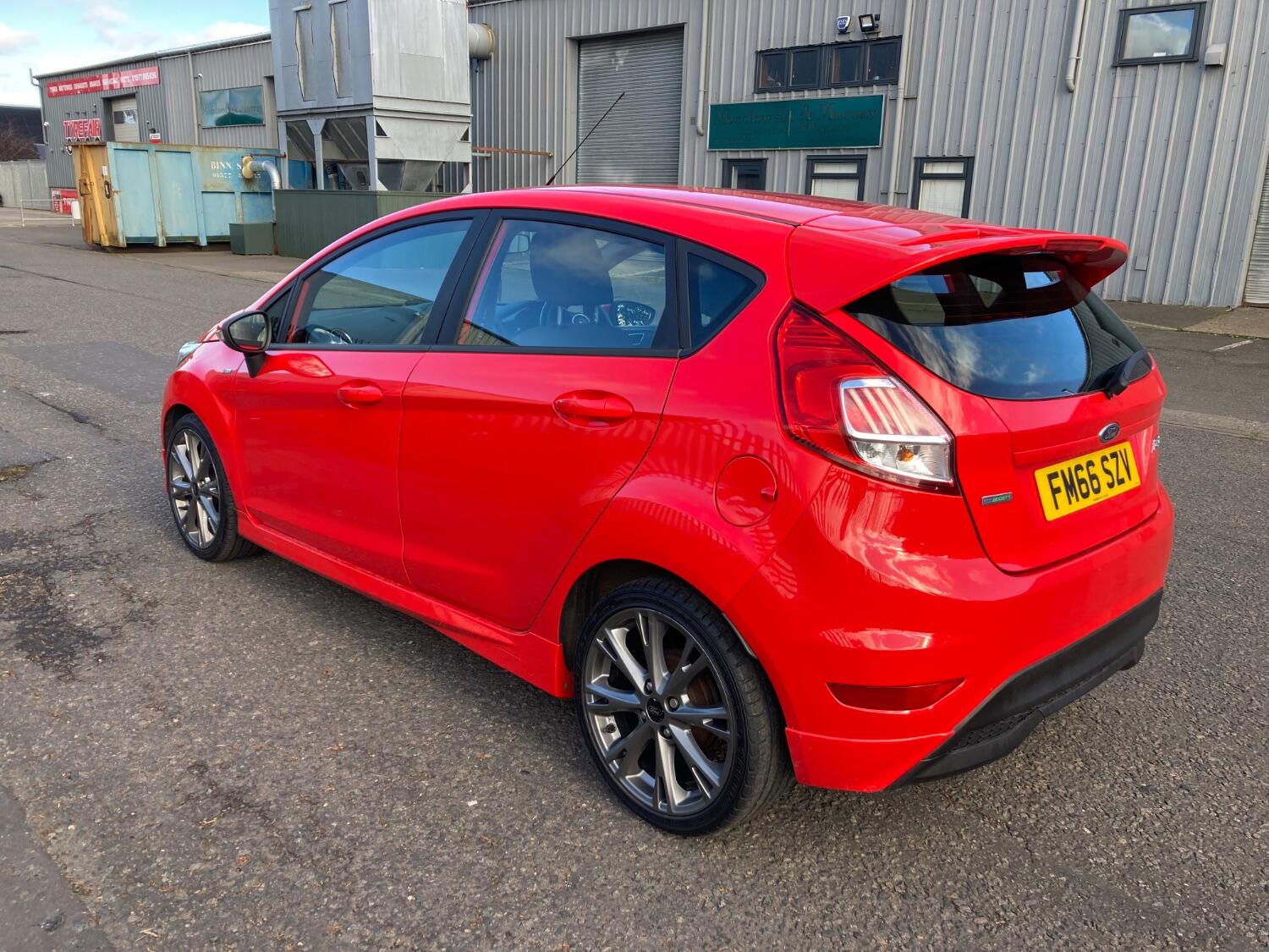 Used Ford Fiesta 2017 for sale - 76421837: Photo 3